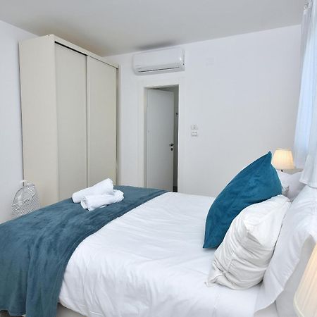 טבריה Ariston Luxury Garden Apartment With A Pool מראה חיצוני תמונה