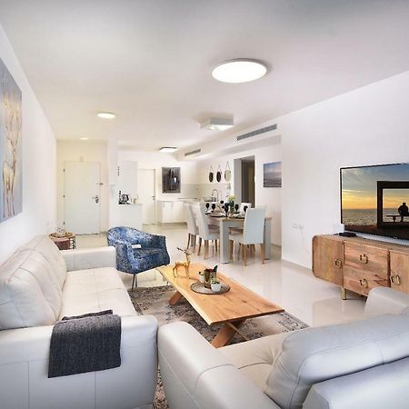 טבריה Ariston Luxury Garden Apartment With A Pool מראה חיצוני תמונה