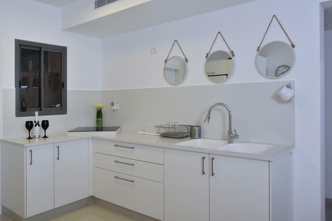 טבריה Ariston Luxury Garden Apartment With A Pool מראה חיצוני תמונה