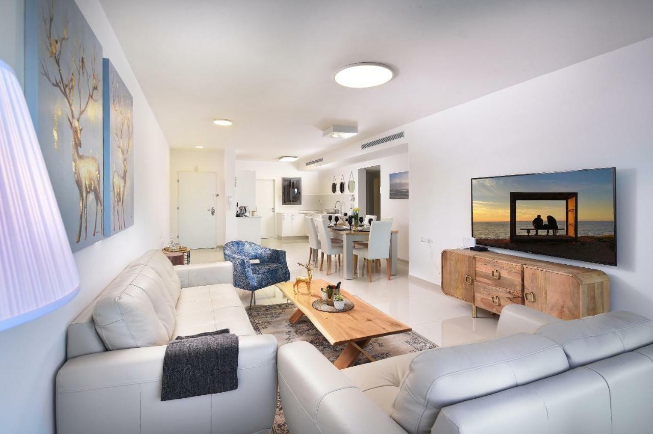 טבריה Ariston Luxury Garden Apartment With A Pool מראה חיצוני תמונה