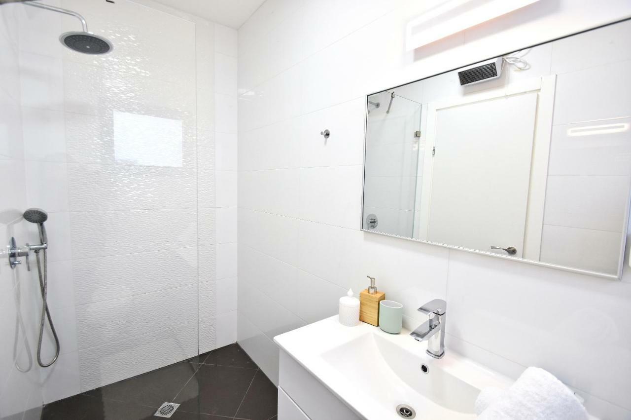 טבריה Ariston Luxury Garden Apartment With A Pool מראה חיצוני תמונה